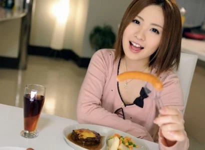 Người đàn ông ăn tối xong rồi phang em