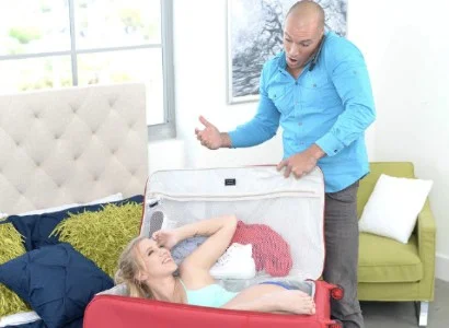 Chiếc vali khiến mọi người bất ngờ